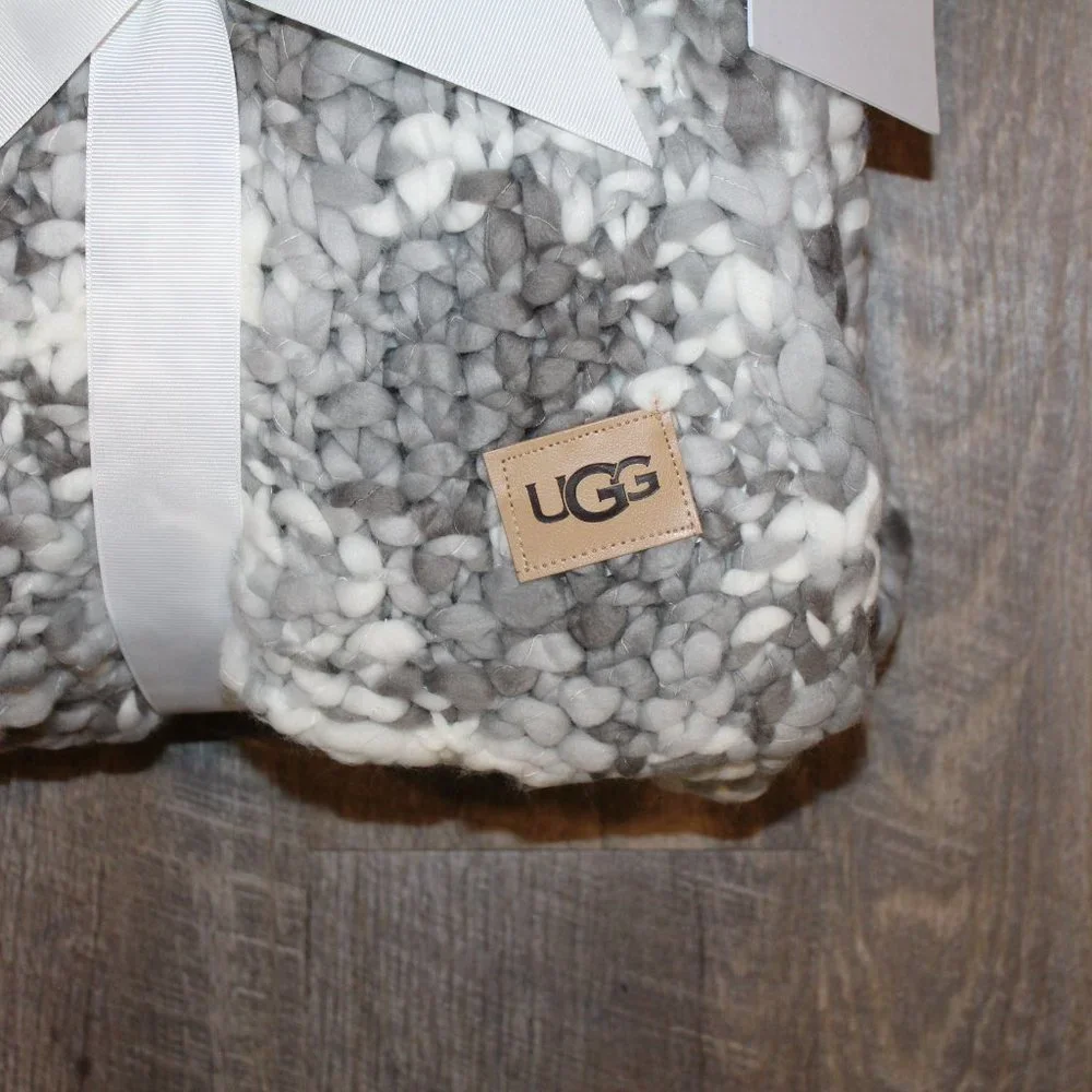 NWT UGG HOME‎ KNIT SWEATER GRAY MULTI 50 X 70 GRAY THROW
